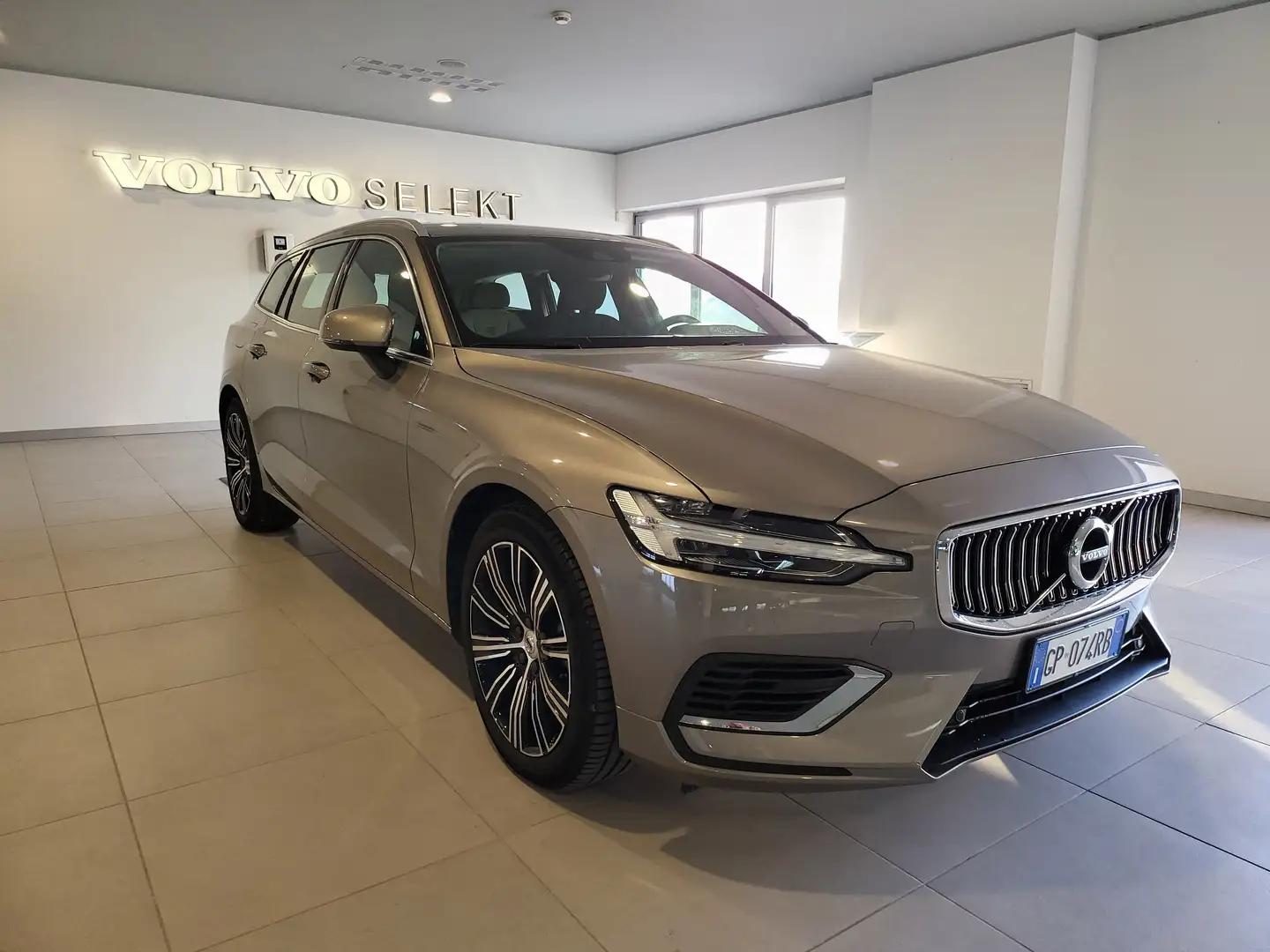 Volvo V60 V60 2.0 t6 phev Ins. Expression awd auto my21 - 2