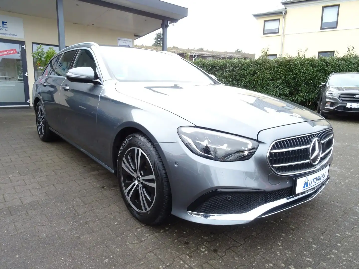 Mercedes-Benz E 200 T AVANTGARDE WIDESCREEN LED KAMERA NAVI Grau - 2