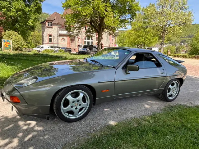 Porsche 928 928 Automatik S 4