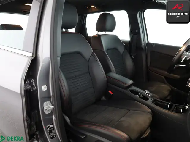 Mercedes-Benz B-Class view 12