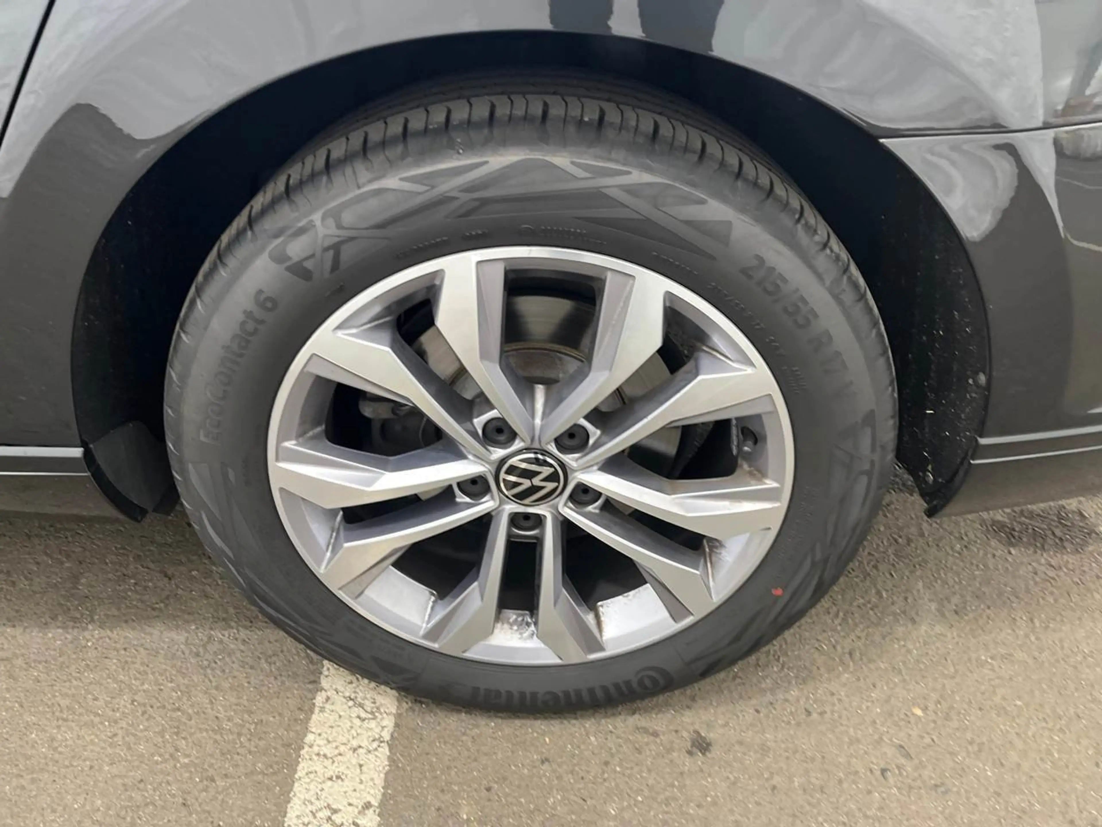 Volkswagen Passat Variant 2.0 TDI Business 360° AHK ACC — photo 13