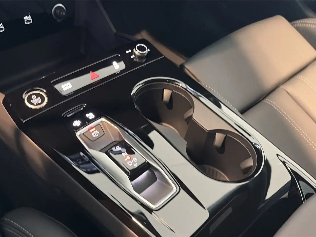 Audi Q6 e-tron снимка Audi Q6 e-tron