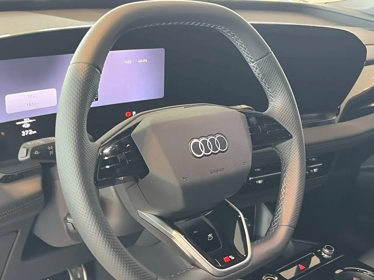 Audi Q6 e-tron снимка Audi Q6 e-tron