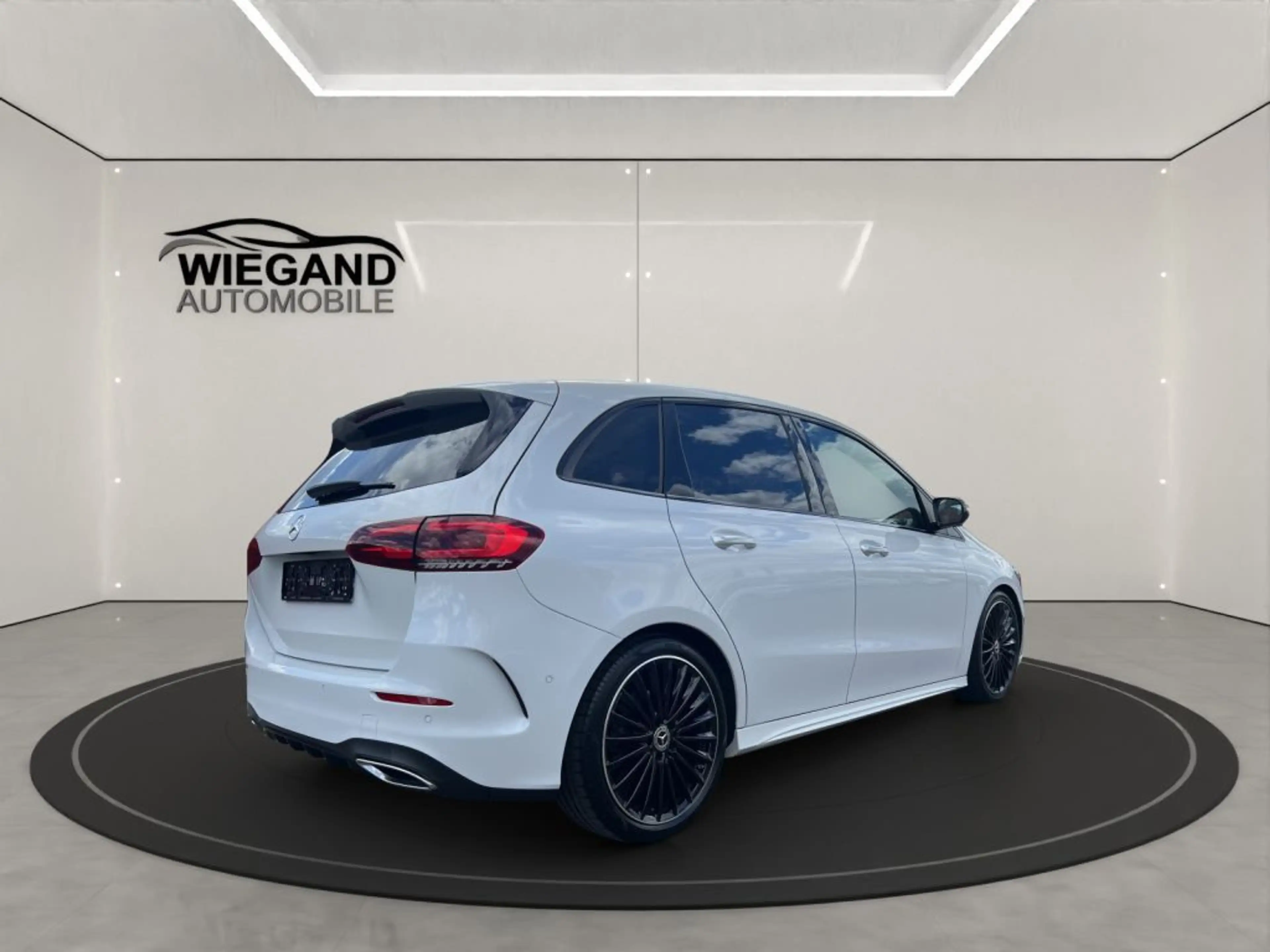Mercedes-Benz B 220 d 8G-DCT AMG Line +EXPORT+RFK+SHZ+NAVI+ — photo 5