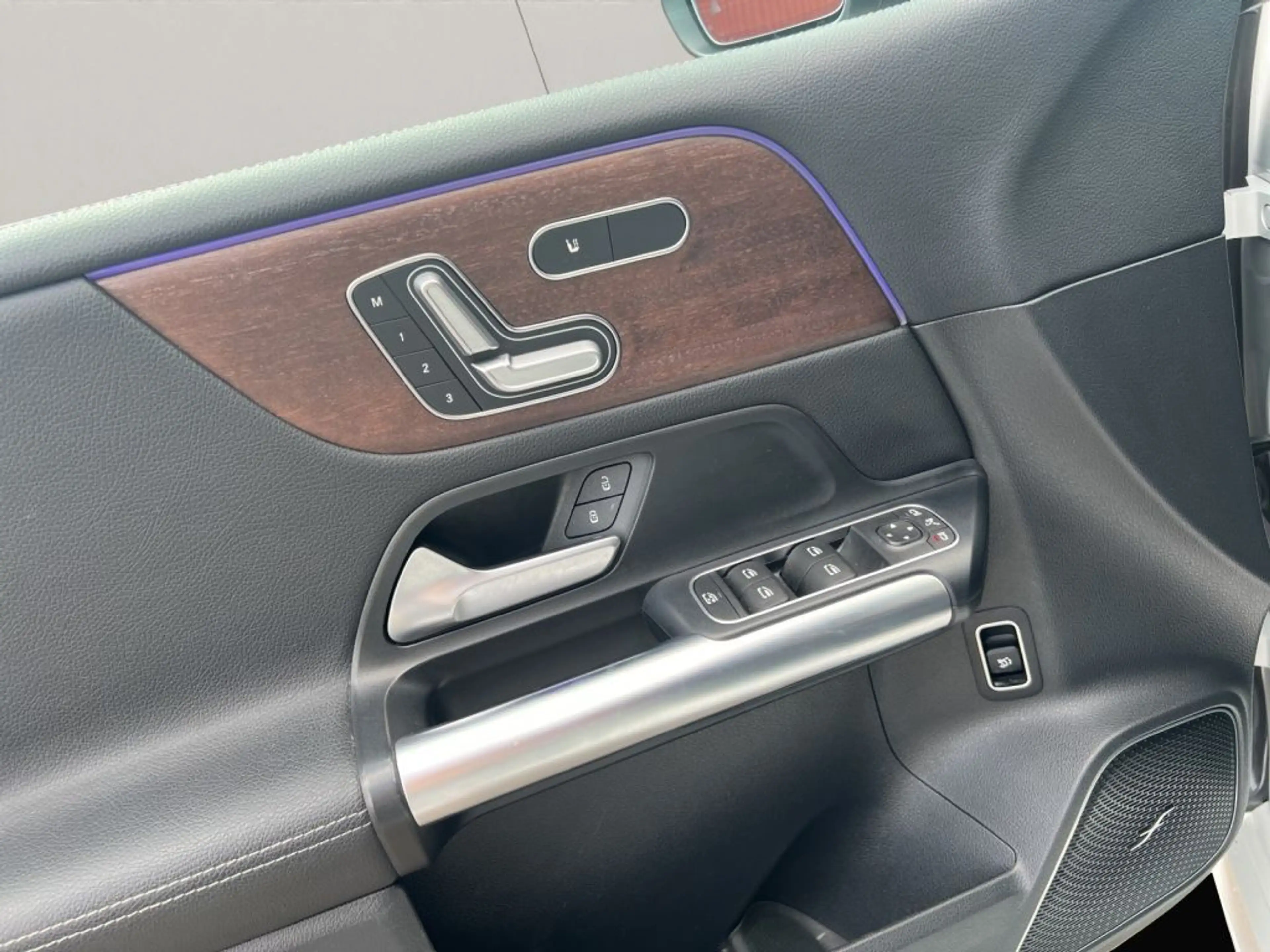 Mercedes-Benz B 220 d 8G-DCT AMG Line +EXPORT+RFK+SHZ+NAVI+ — photo 9