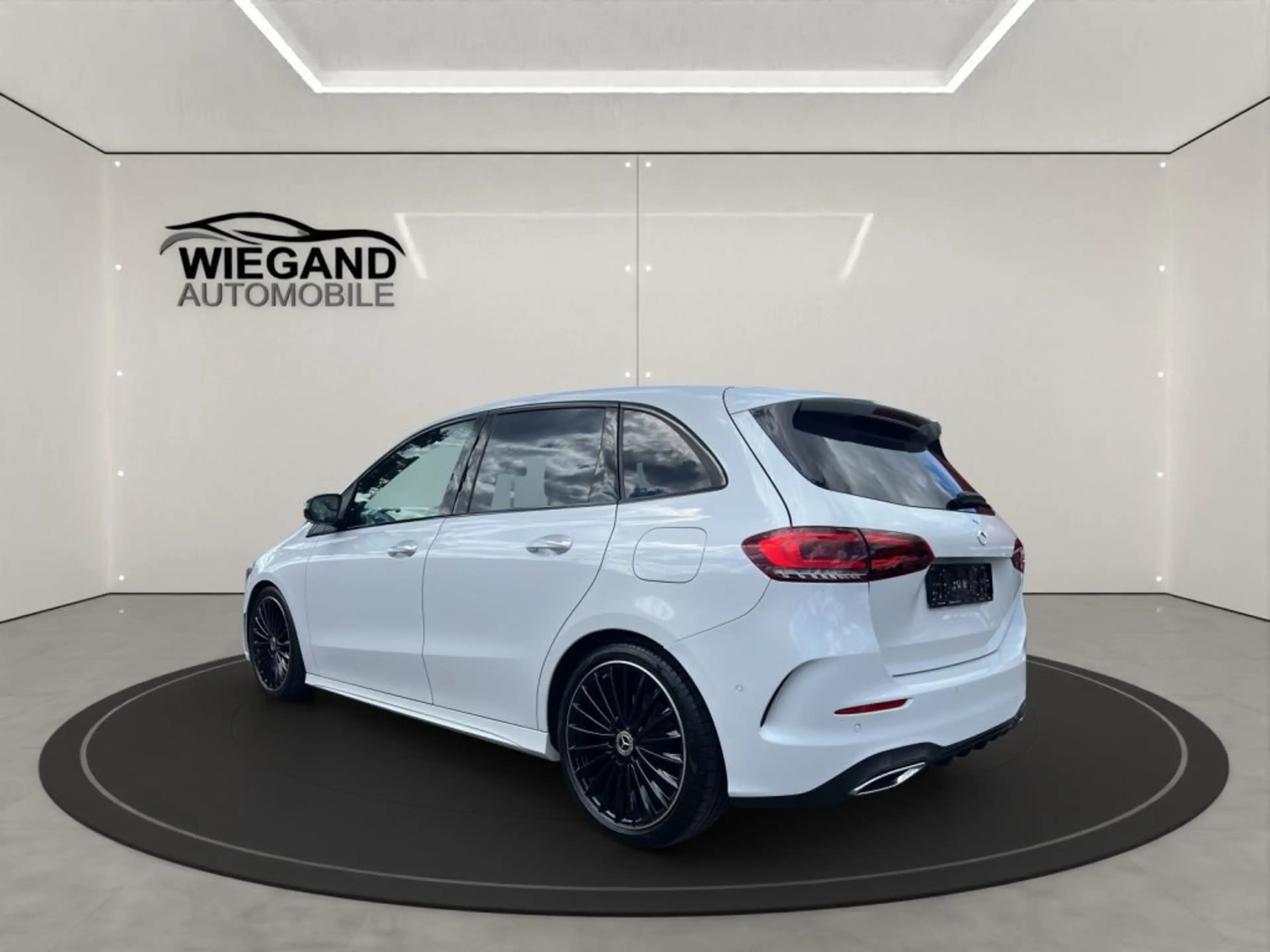 Mercedes-Benz B 220 d 8G-DCT AMG Line +EXPORT+RFK+SHZ+NAVI+ — photo 3