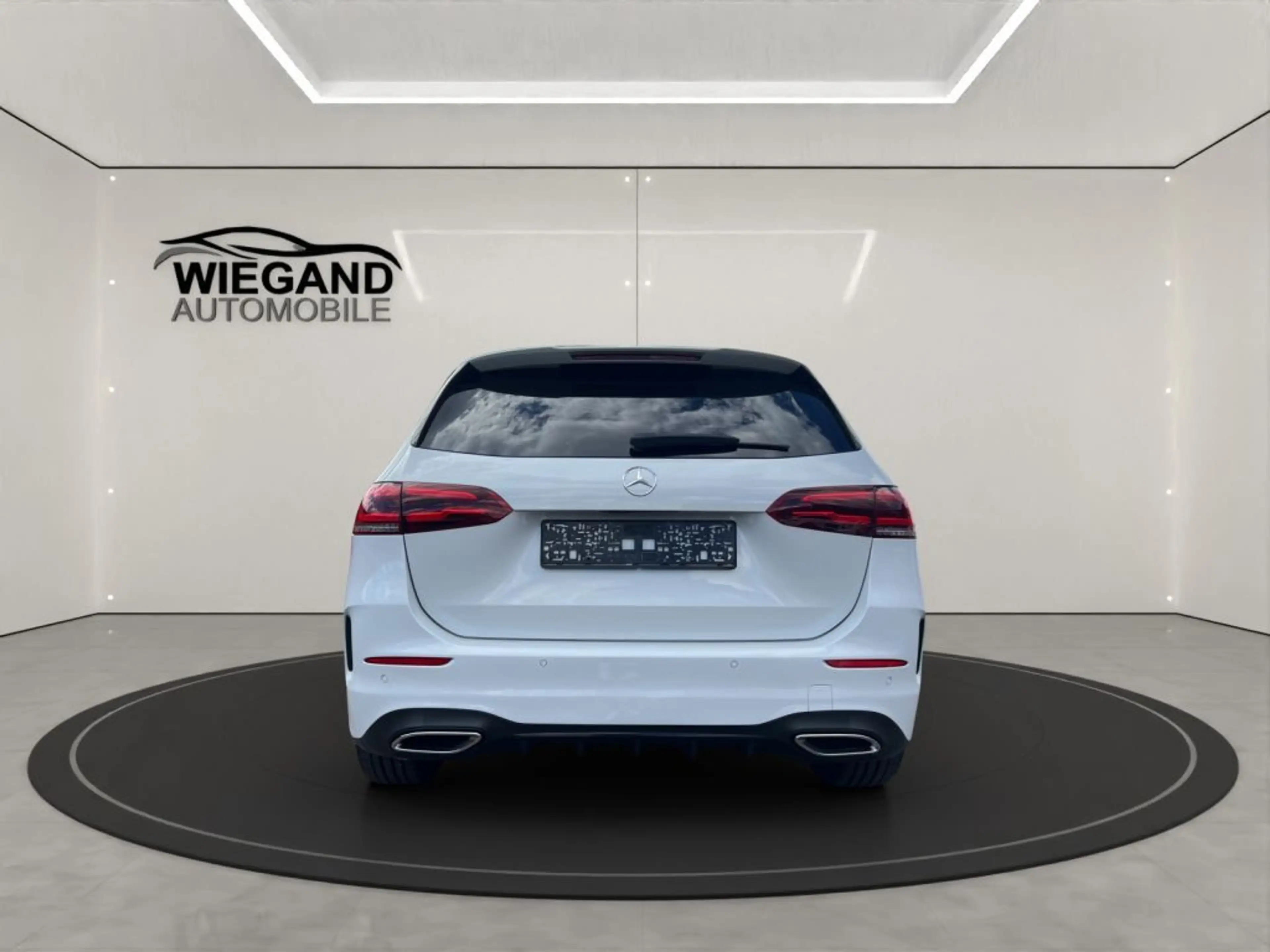 Mercedes-Benz B 220 d 8G-DCT AMG Line +EXPORT+RFK+SHZ+NAVI+ — photo 4