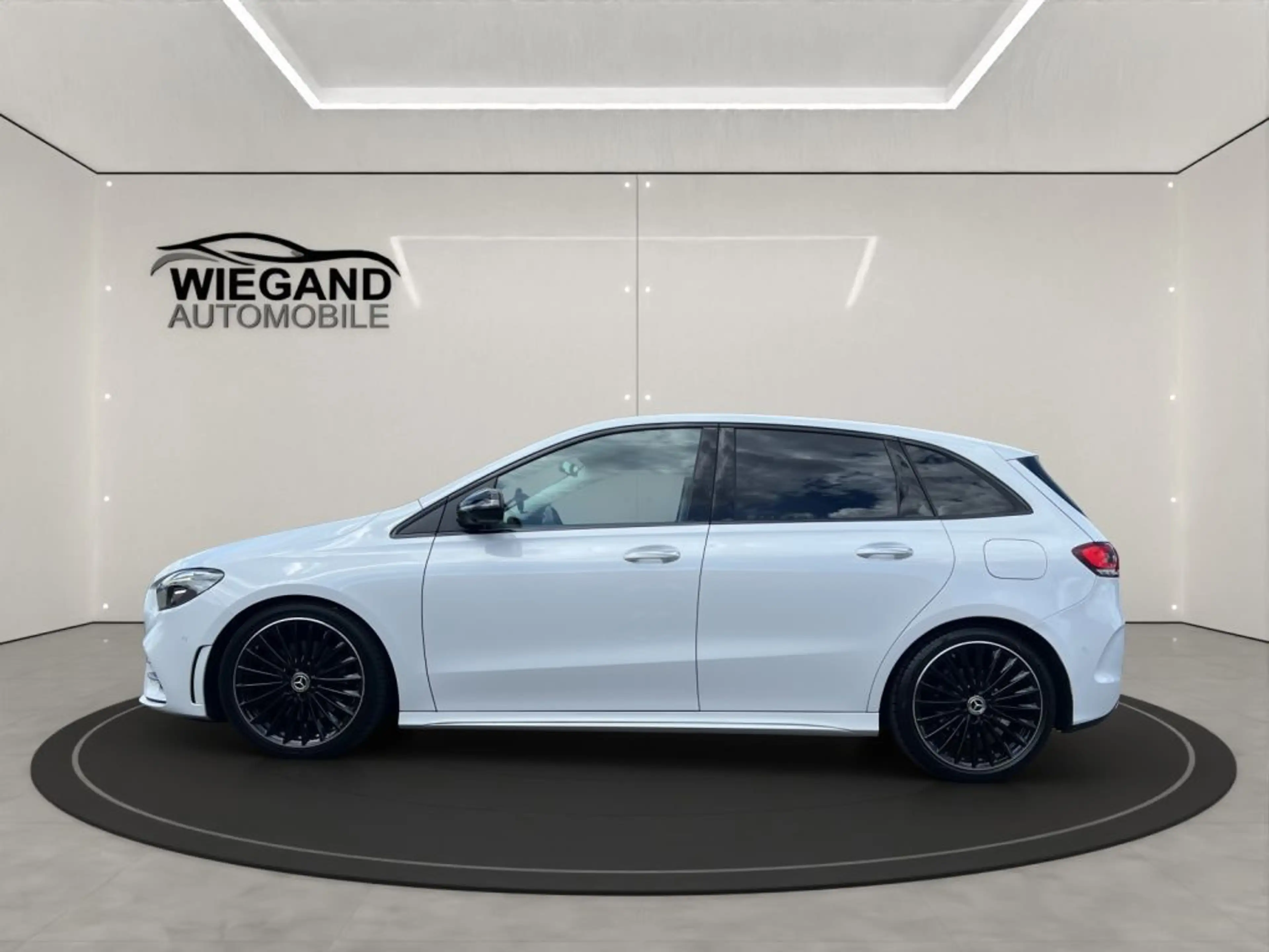 Mercedes-Benz B 220 d 8G-DCT AMG Line +EXPORT+RFK+SHZ+NAVI+ — photo 2
