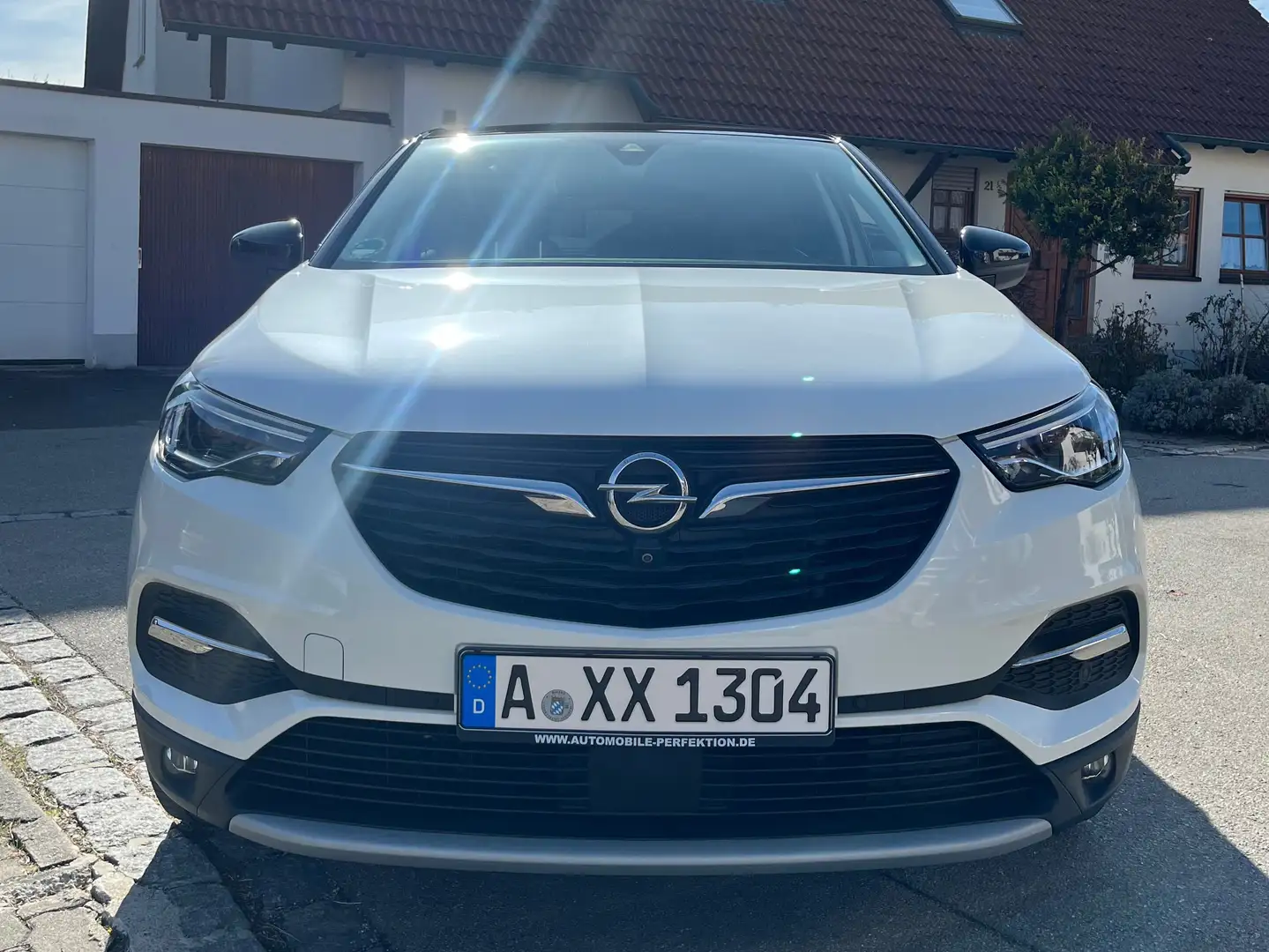 Opel Grandland X Grandland X 1.2 Start/Stop Business INNOVATION White - 2