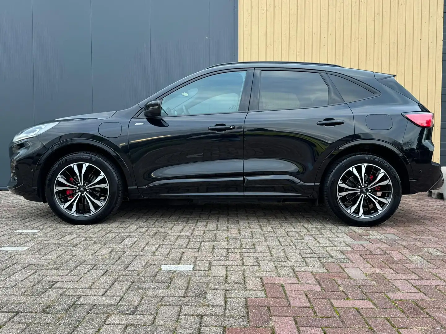 Ford Kuga 2.5 PHEV e-CVT 225pk ST-Line X | ACC | Stuurverwar Zwart - 2