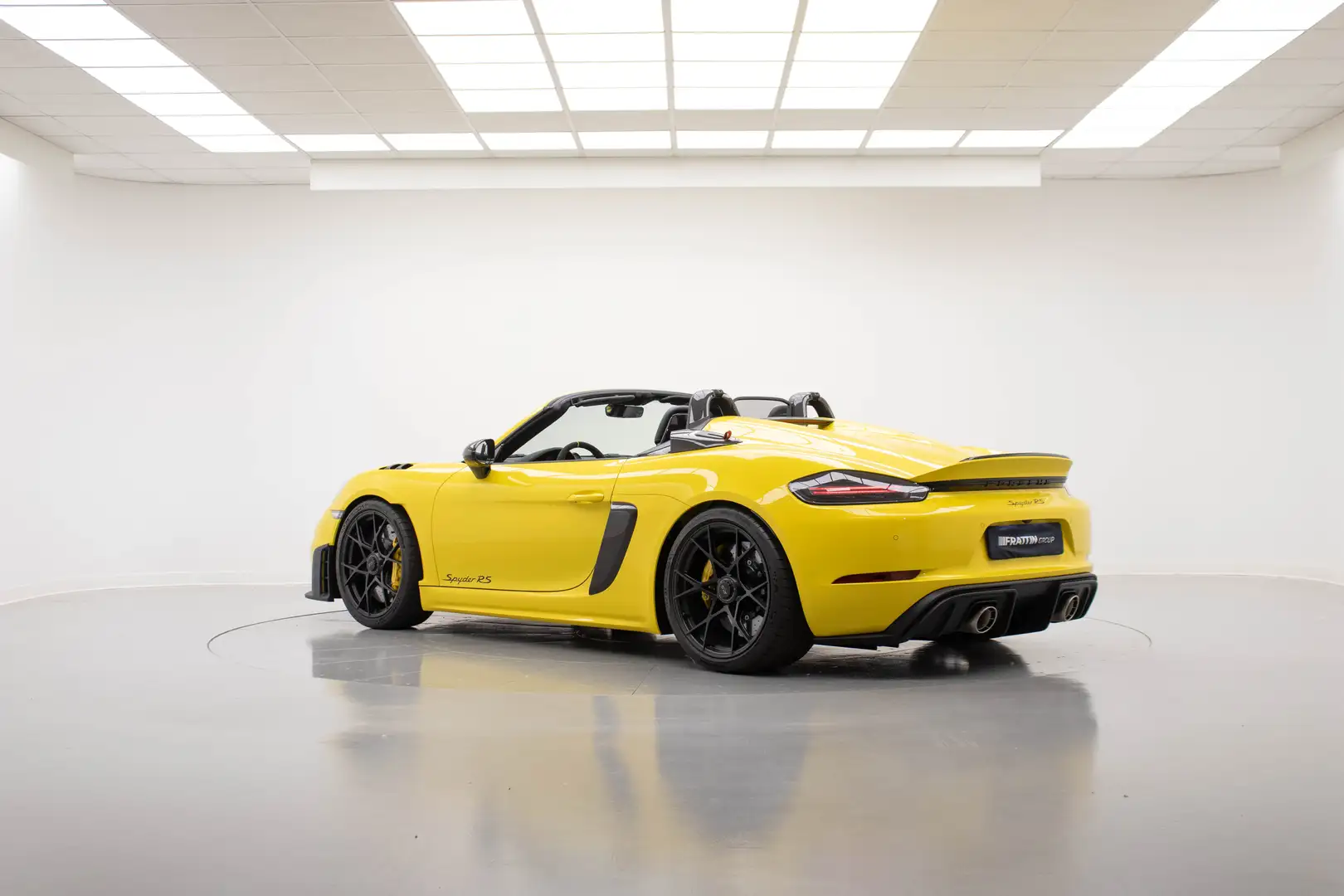 Porsche 718 Spyder RS Galben - 2
