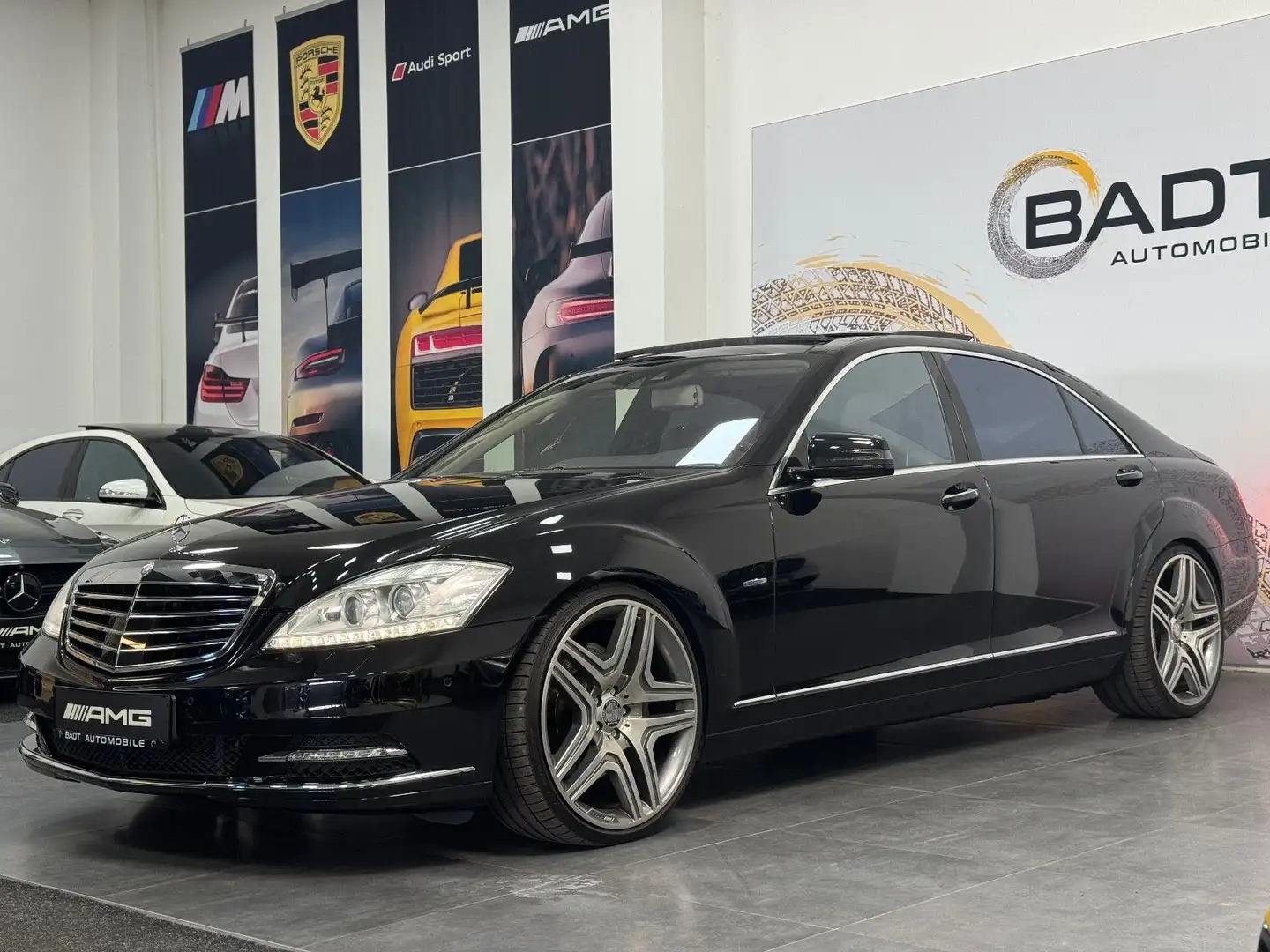 Mercedes-Benz S 500 CGI BE 4Matic LANG 21" AMG PANO DTR Negru - 1