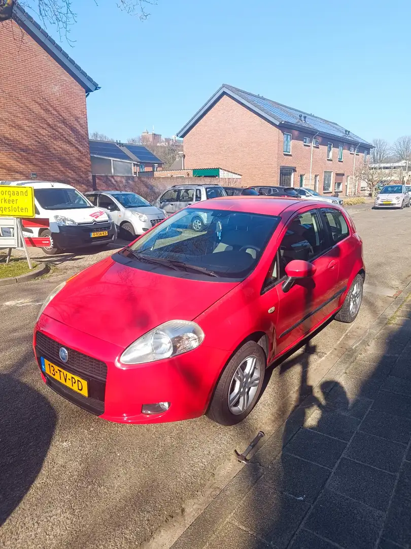 Fiat Punto 1.4 dynamic Rood - 1