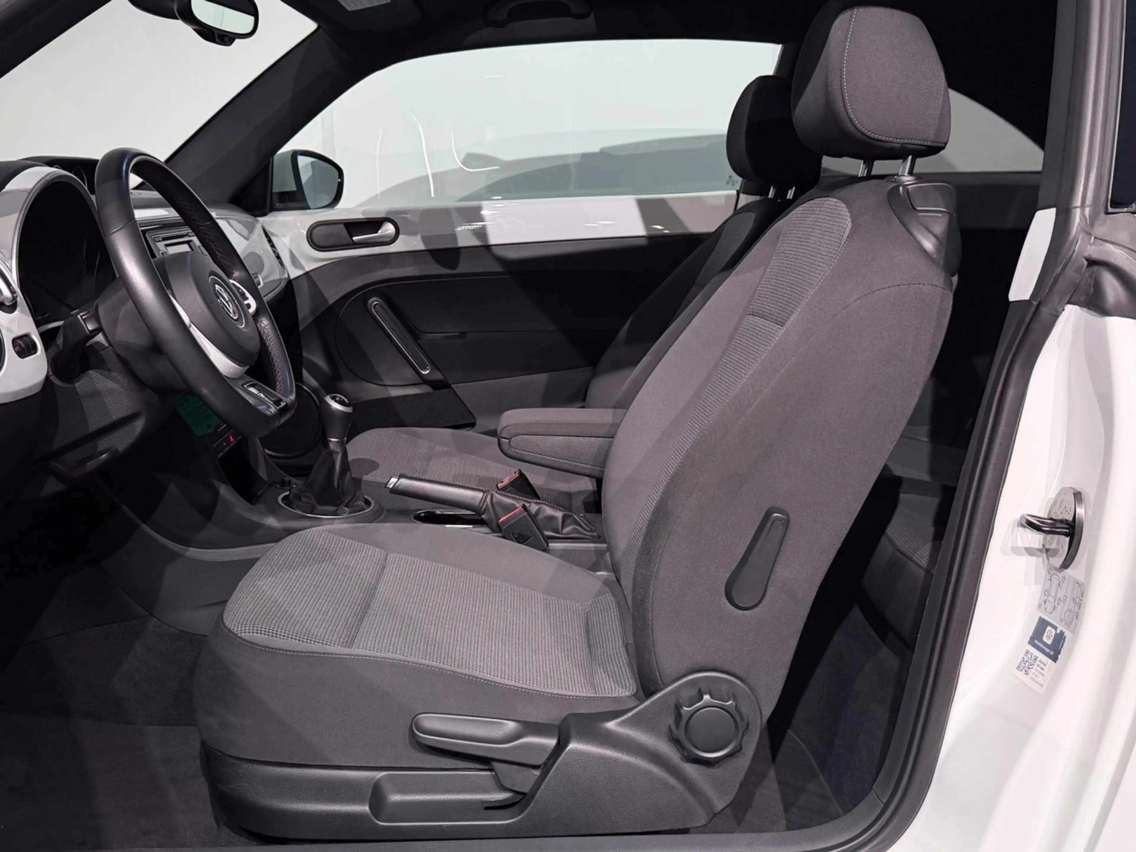 Volkswagen Beetle 1.4 TSI Sport Cup Edtion R-Line /Clima/Cruise/PANO — photo 14