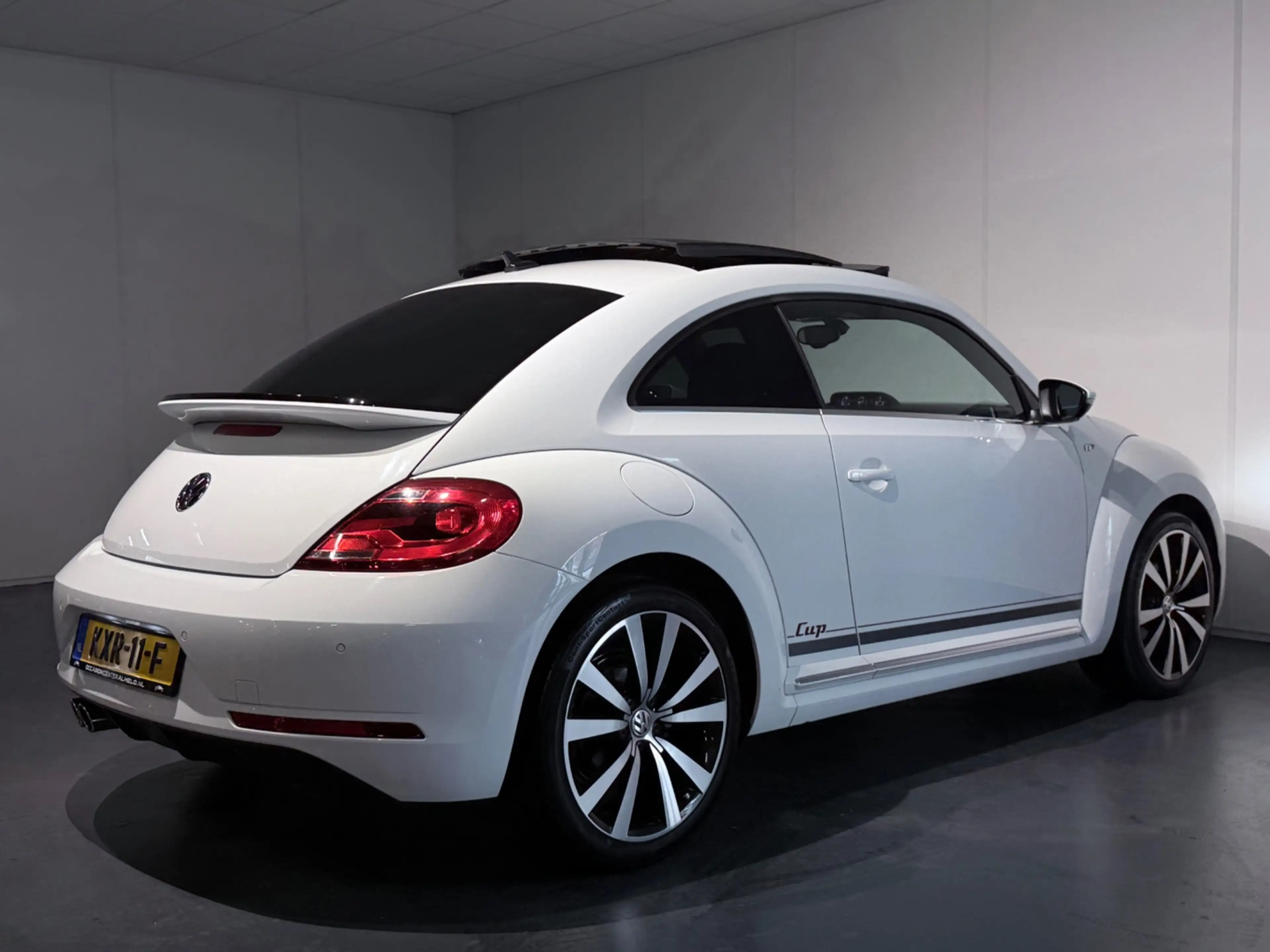 Volkswagen Beetle 1.4 TSI Sport Cup Edtion R-Line /Clima/Cruise/PANO — photo 3
