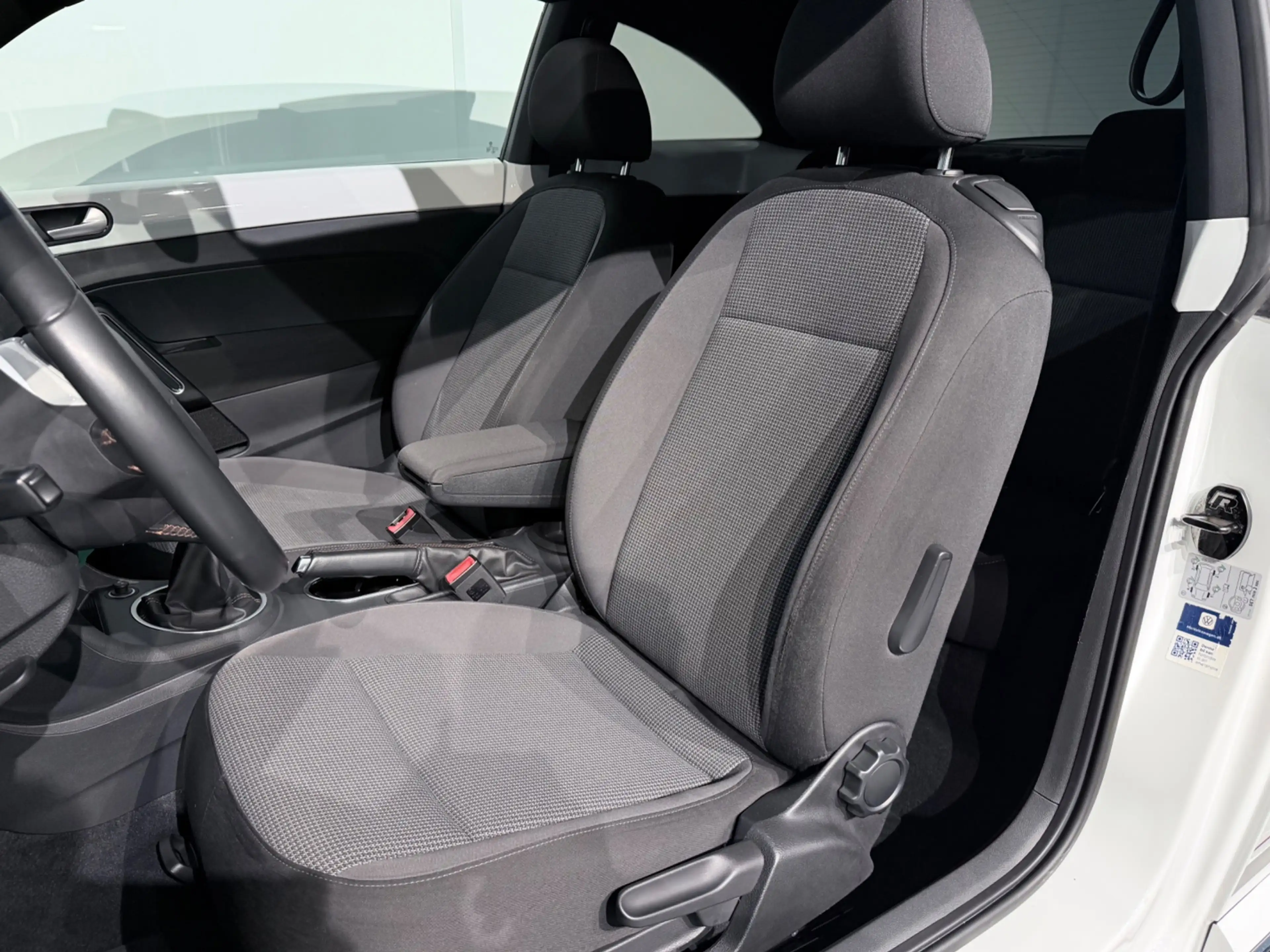 Volkswagen Beetle 1.4 TSI Sport Cup Edtion R-Line /Clima/Cruise/PANO — photo 5