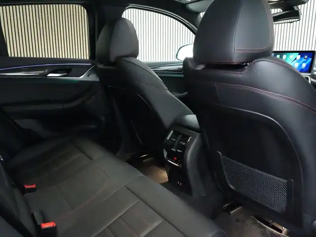 BMW X4 view 15