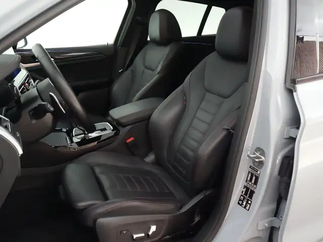 BMW X4 view 8