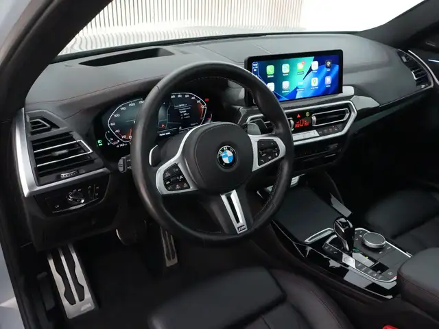 BMW X4 view 4