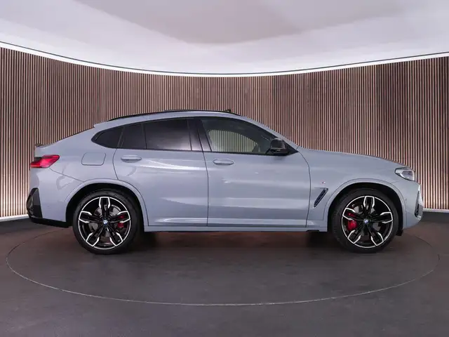 BMW X4 view 12