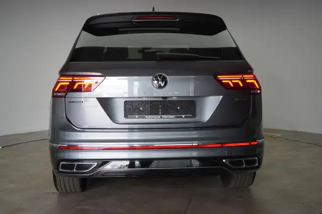 Volkswagen Tiguan Allspace view 6