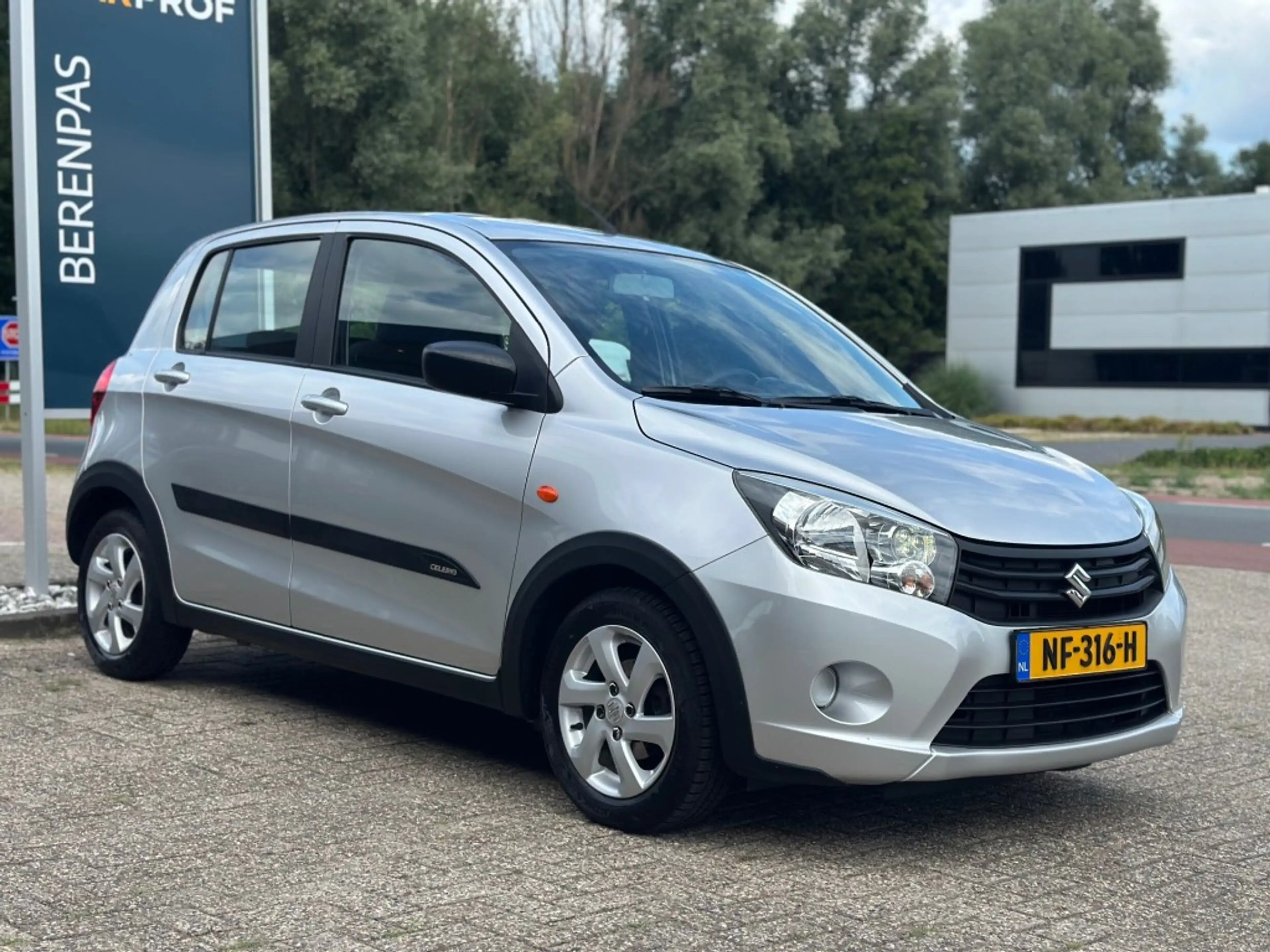 Suzuki Celerio 1.0 Comfort GT Pack Dealer onderhouden '' Airco - — photo 5