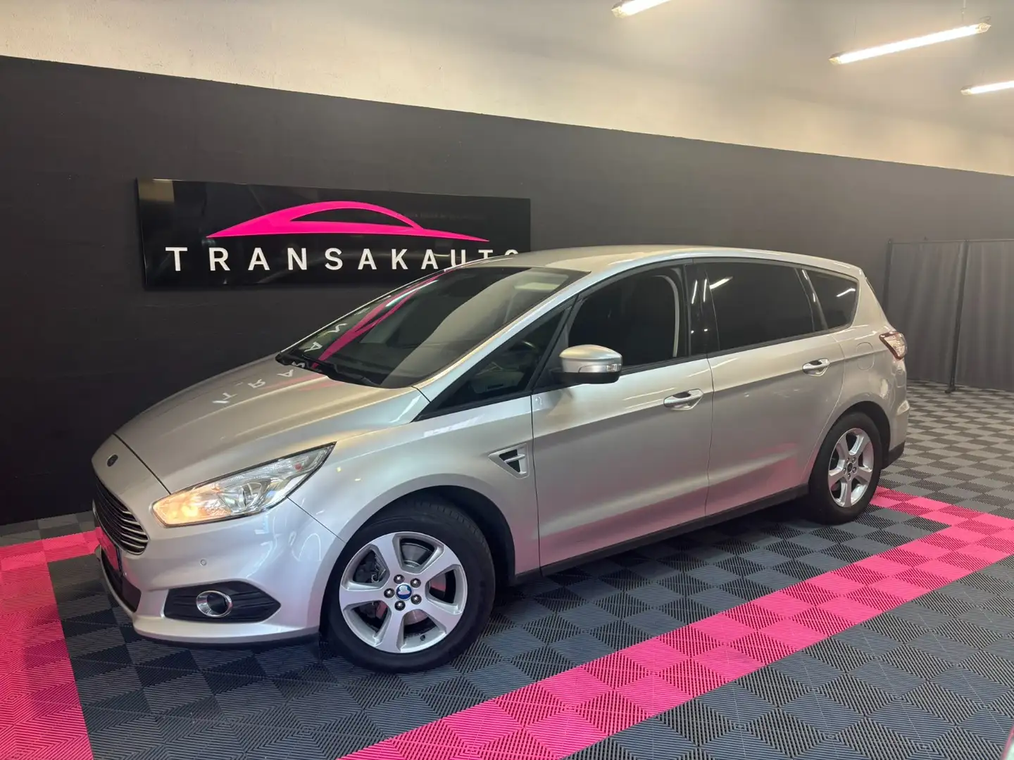 Ford S-Max S-MAX 2.0 TDCi 150 S\u0026amp;S Trend Gris - 1