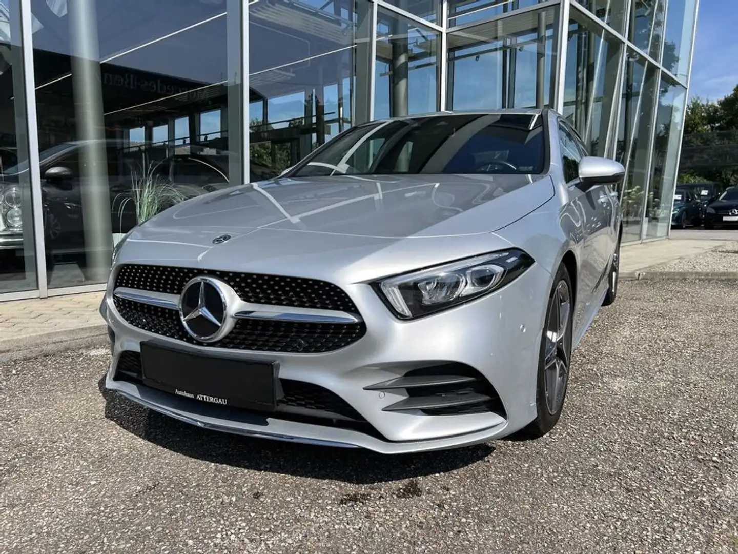 Mercedes-Benz A 180 °AMG-LINE° wenig Kilometer° Silber - 1