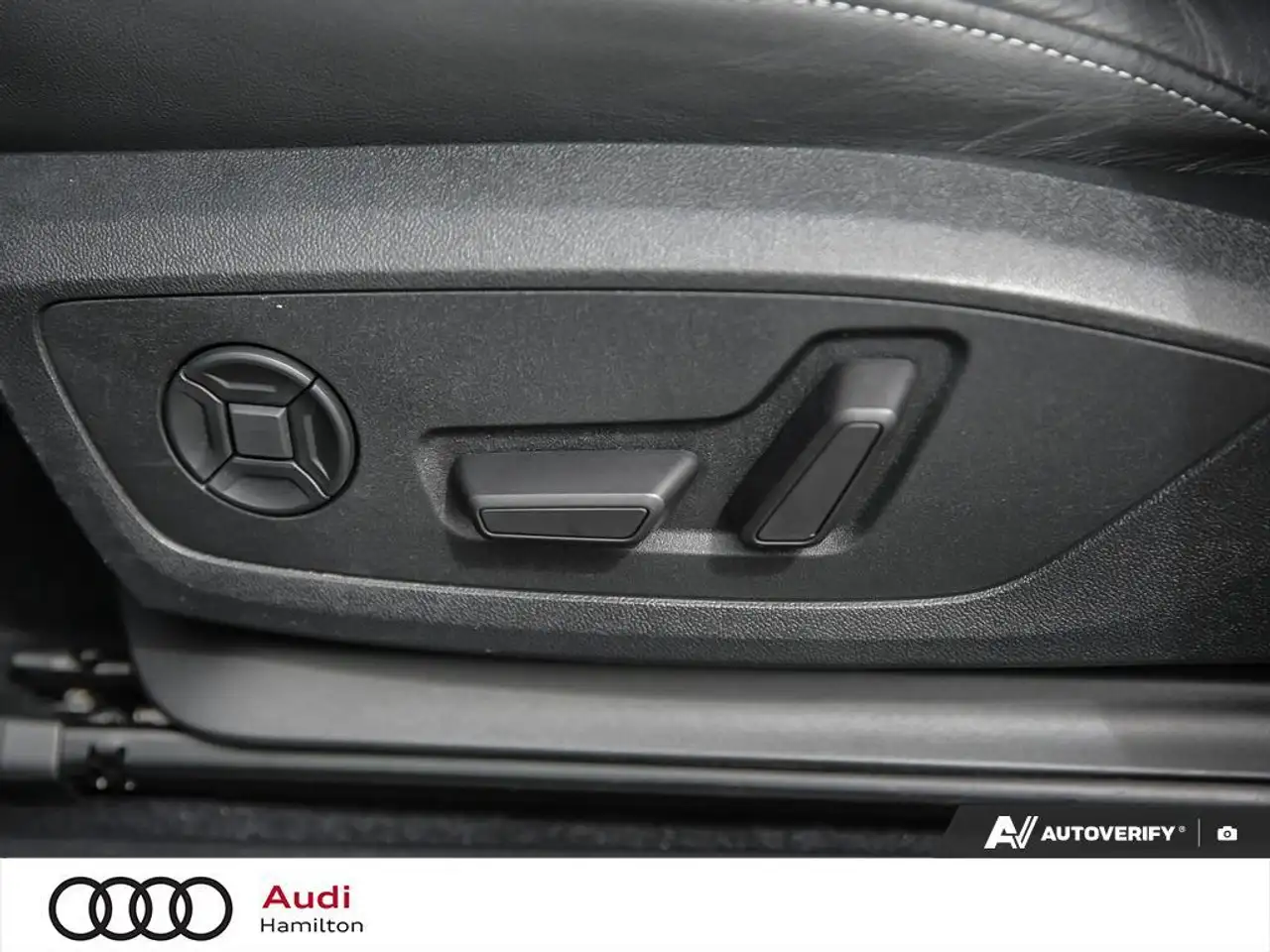 Audi Q4 e-tron photo Audi Q4 e-tron