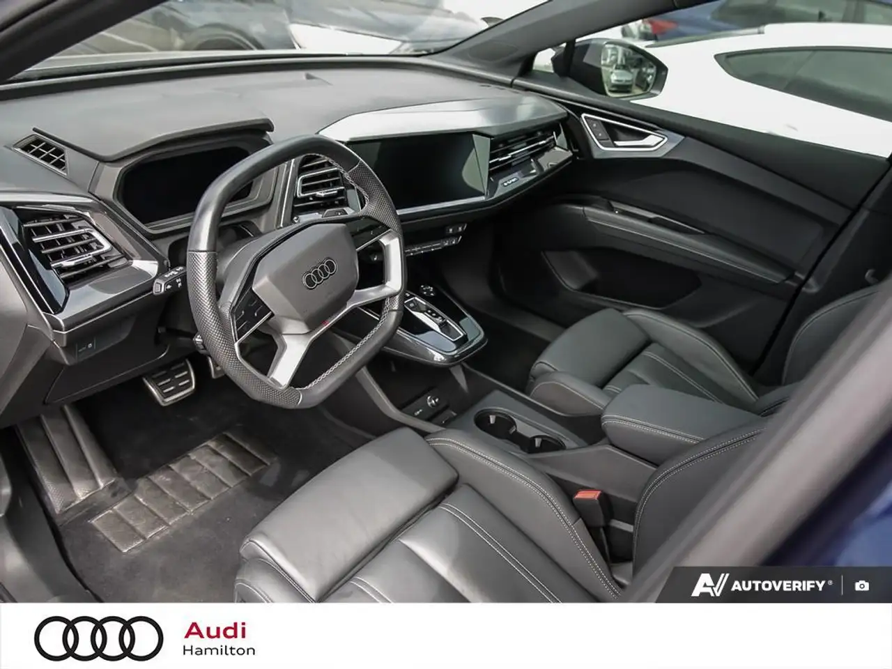 Audi Q4 e-tron photo Audi Q4 e-tron