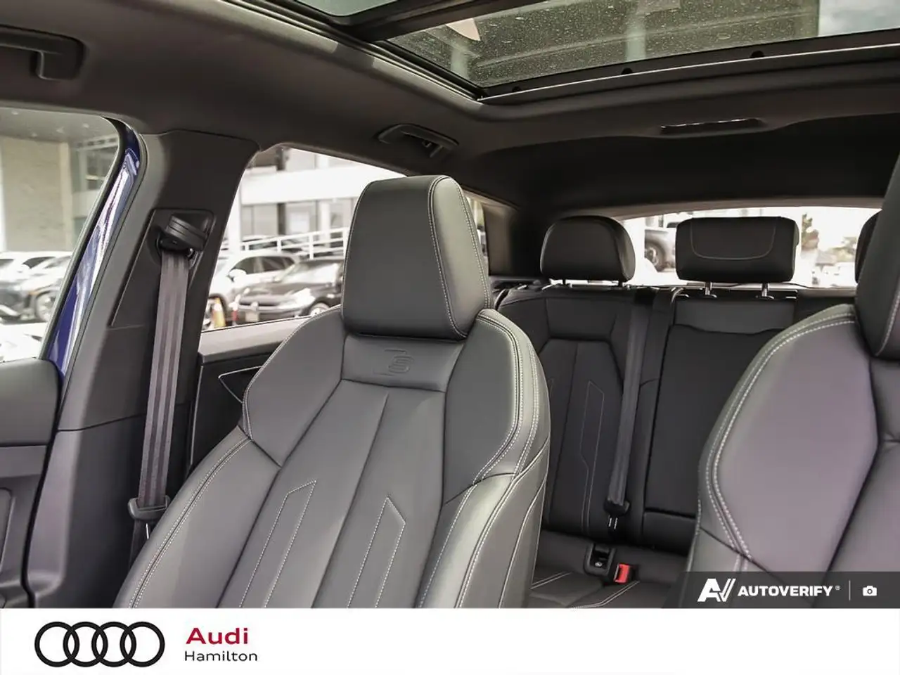 Audi Q4 e-tron photo Audi Q4 e-tron