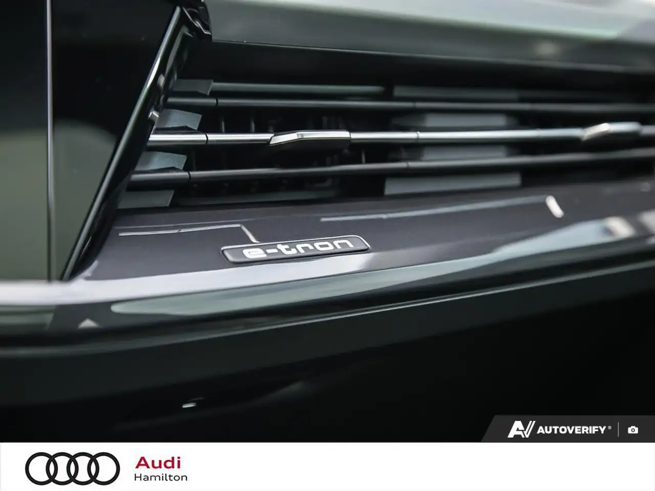 Audi Q4 e-tron photo Audi Q4 e-tron