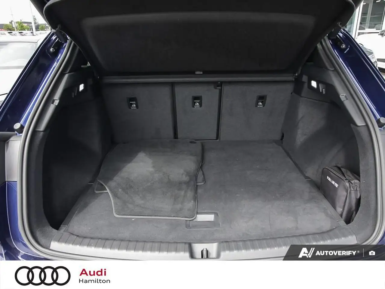 Audi Q4 e-tron photo Audi Q4 e-tron