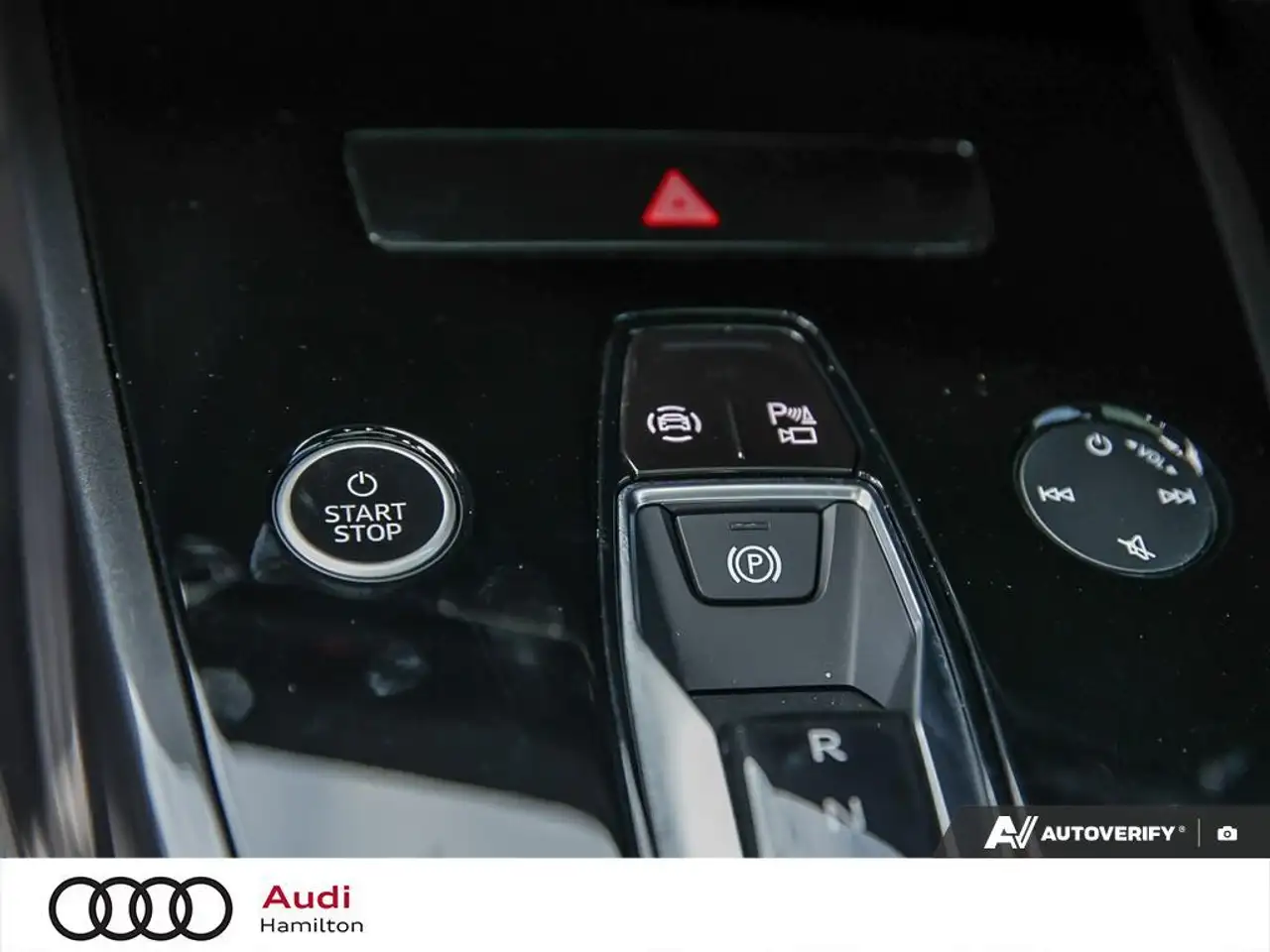 Audi Q4 e-tron photo Audi Q4 e-tron