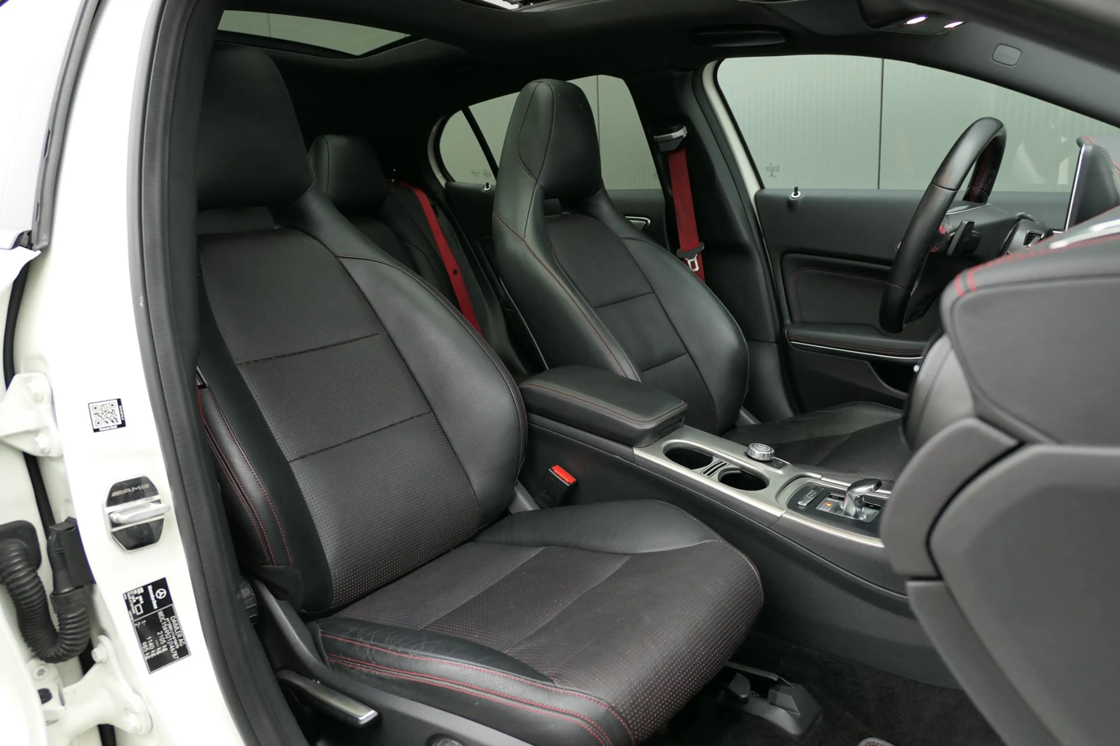Mercedes-Benz GLA 45 AMG 4MATIC First edition Panorama Stoelverwarming — photo 12