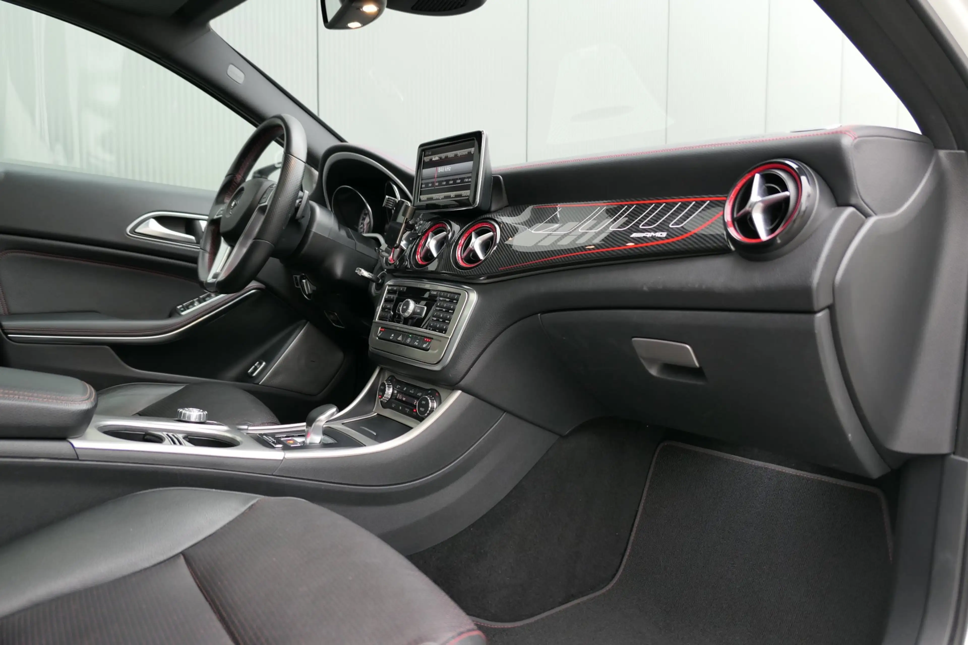 Mercedes-Benz GLA 45 AMG 4MATIC First edition Panorama Stoelverwarming — photo 13
