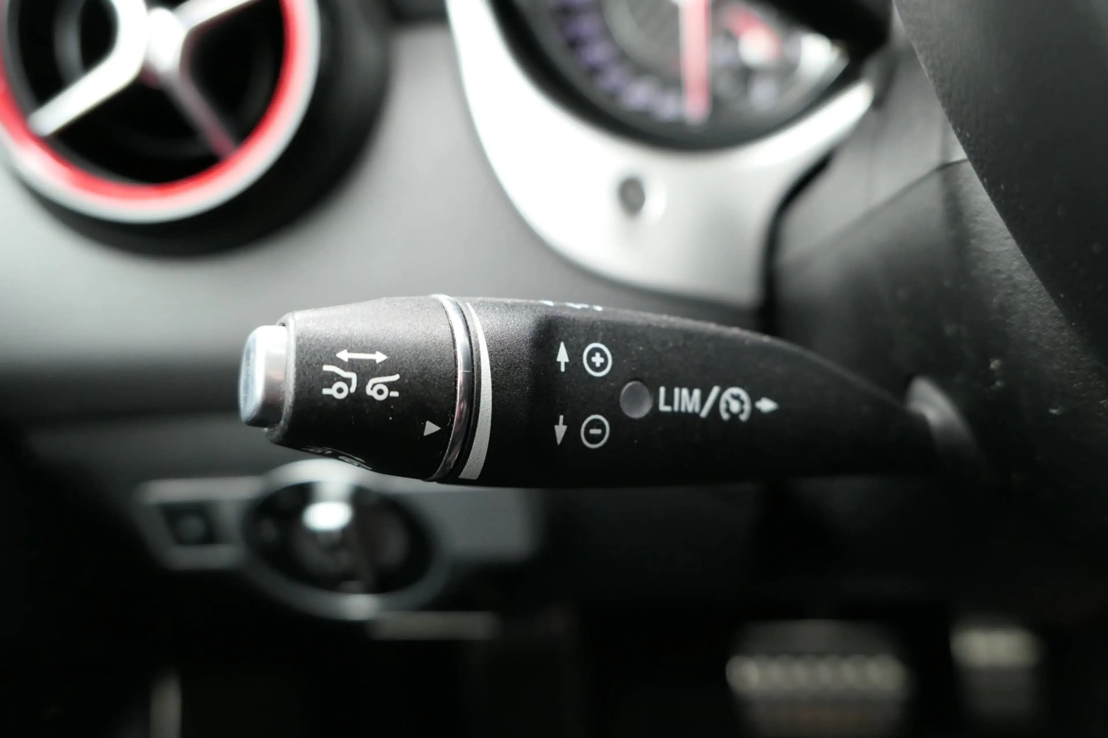 Mercedes-Benz GLA 45 AMG 4MATIC First edition Panorama Stoelverwarming — photo 9