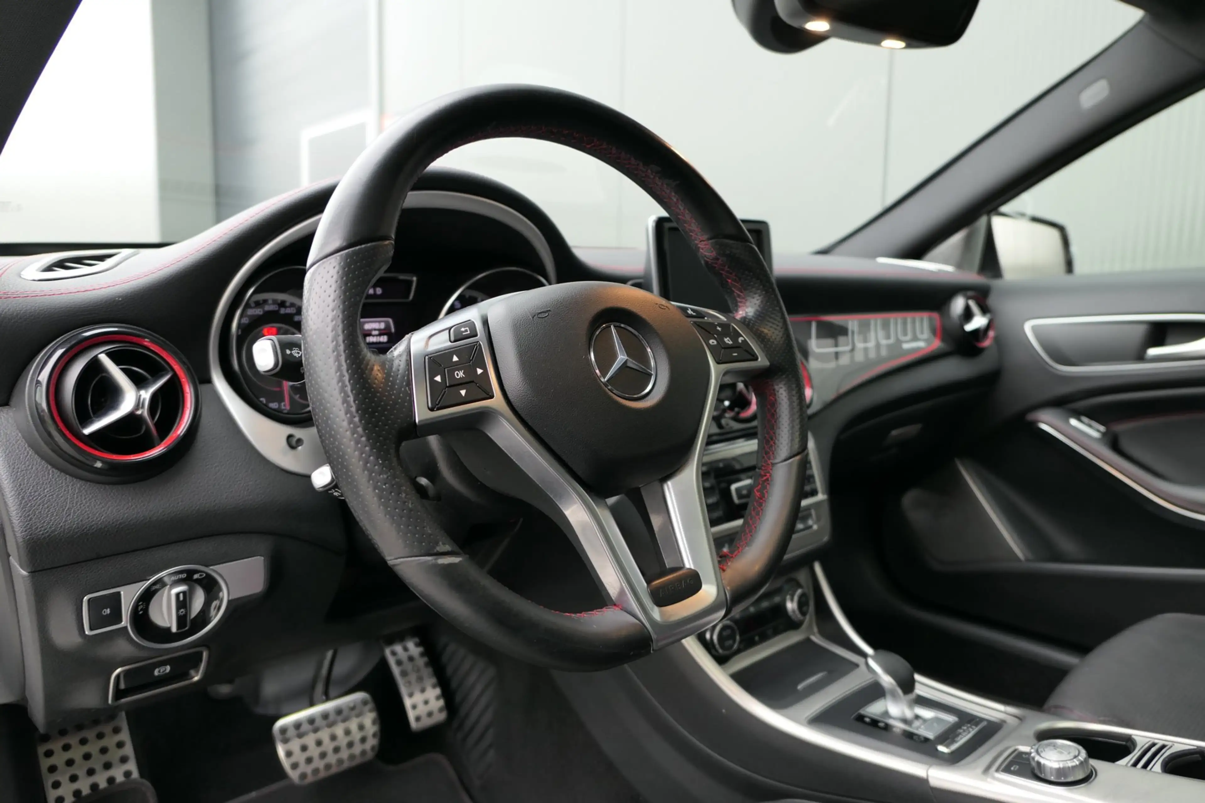 Mercedes-Benz GLA 45 AMG 4MATIC First edition Panorama Stoelverwarming — photo 4