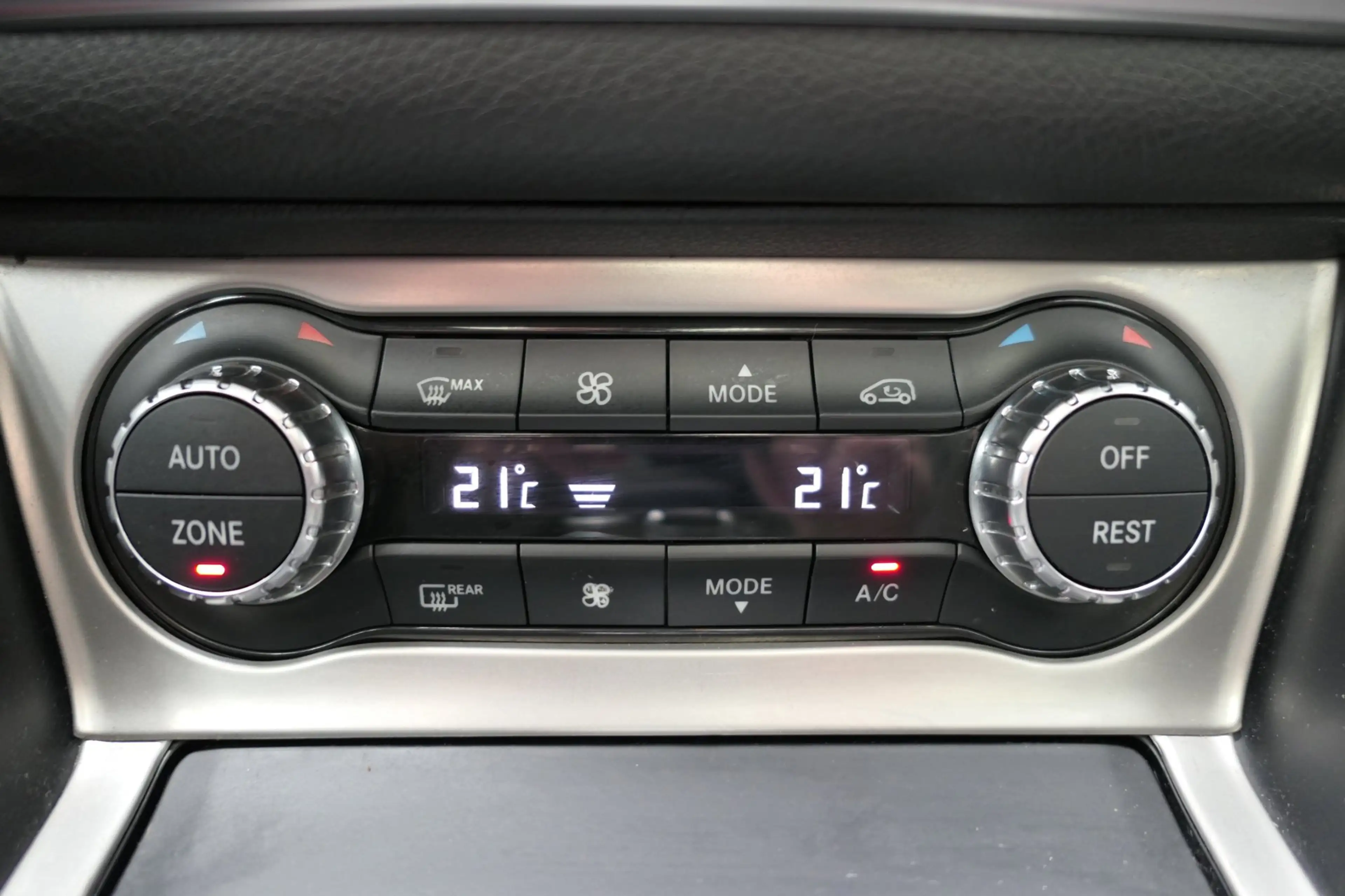 Mercedes-Benz GLA 45 AMG 4MATIC First edition Panorama Stoelverwarming — photo 10