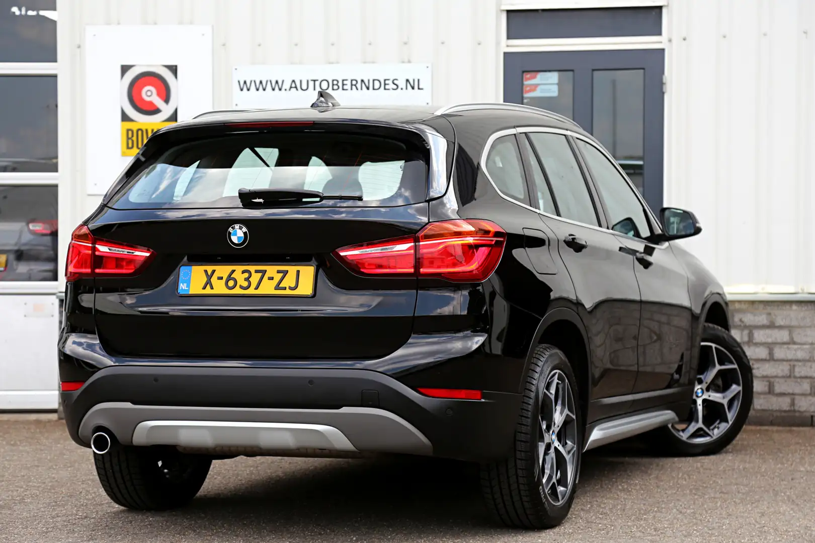 BMW X1 sDrive18i High Executive Automaat*Perfect BMW onde Zwart - 2