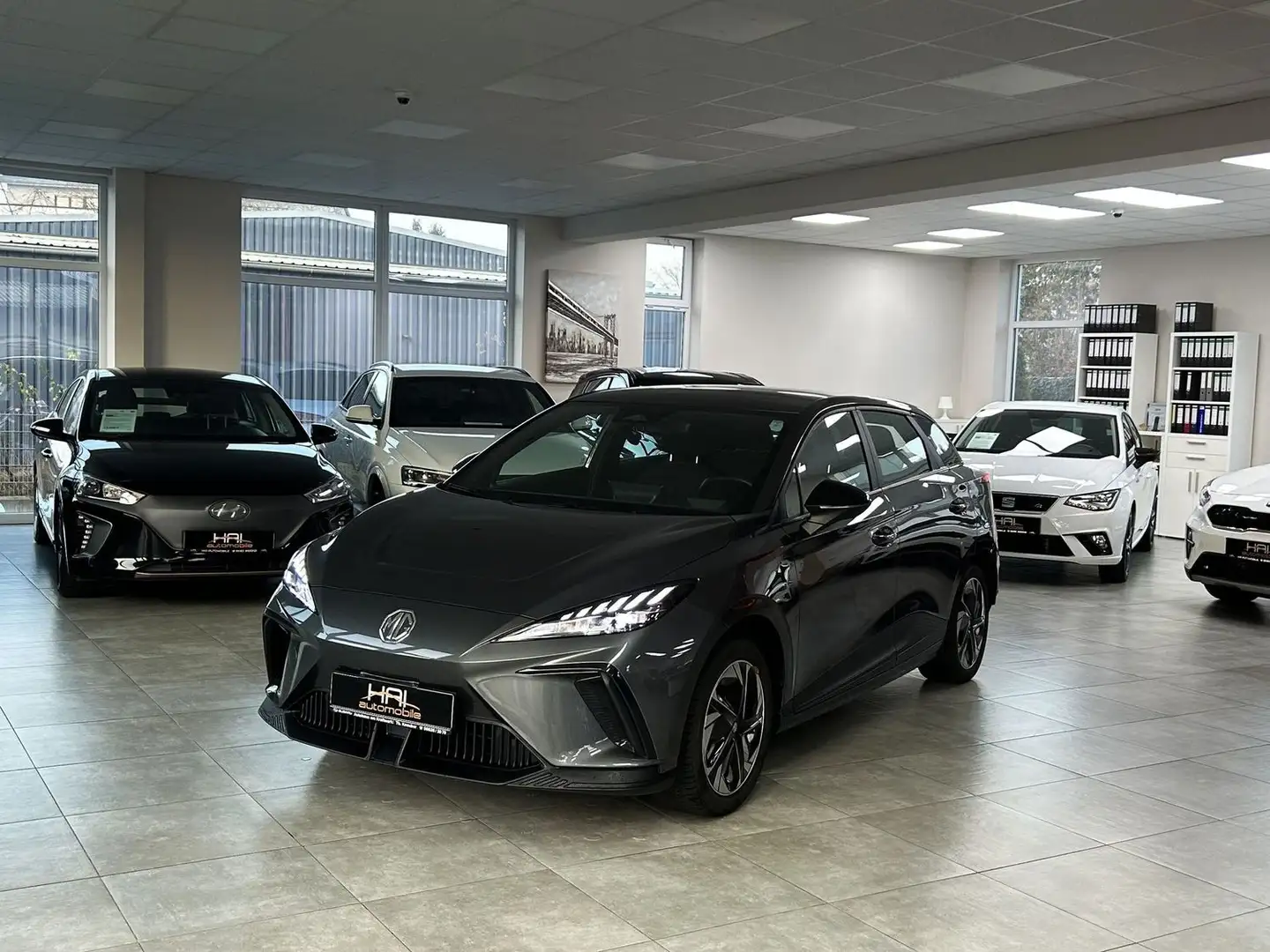 MG MG4 Standard 125 KW ACC Grau - 1