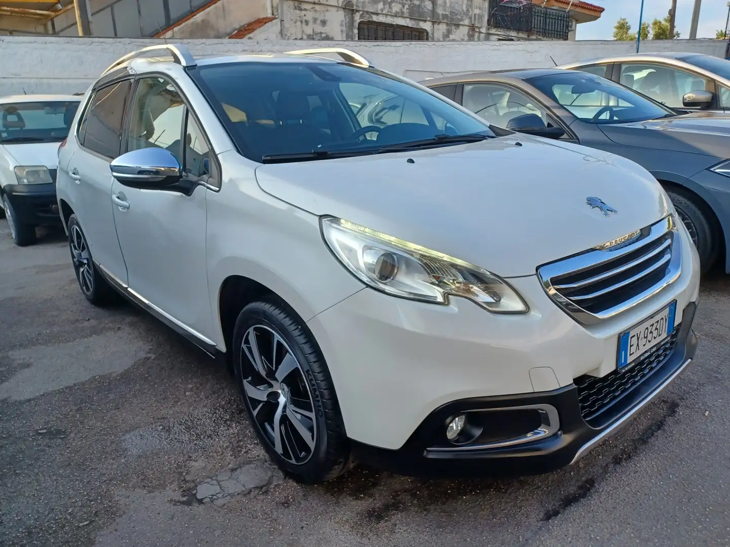 Peugeot 2008 1.6 e-HDi 115 CV Stop&Start Féline Blanc - 2
