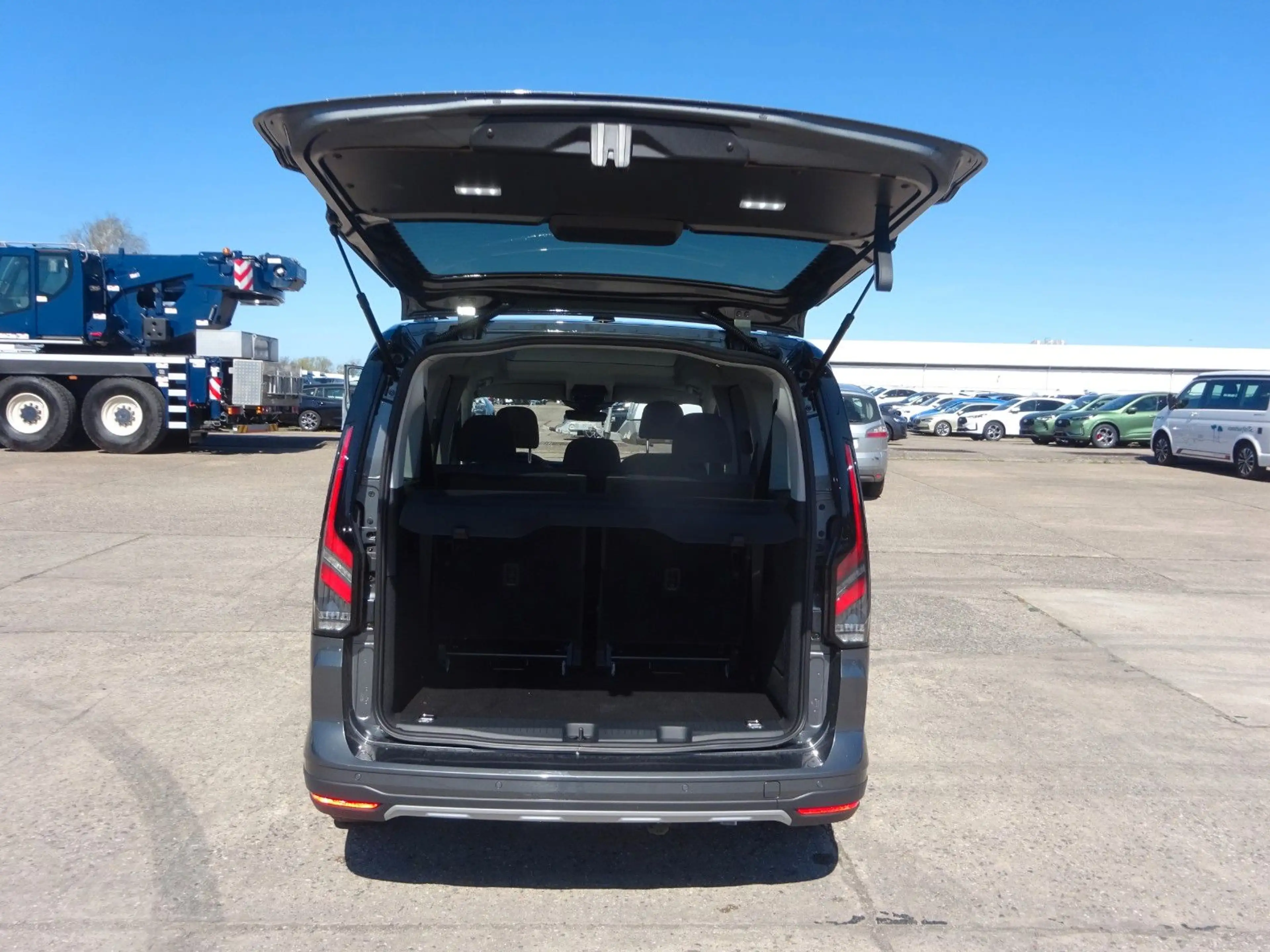 Ford Grand Tourneo Connect Active Stndhz AHK Navi S&G — photo 6