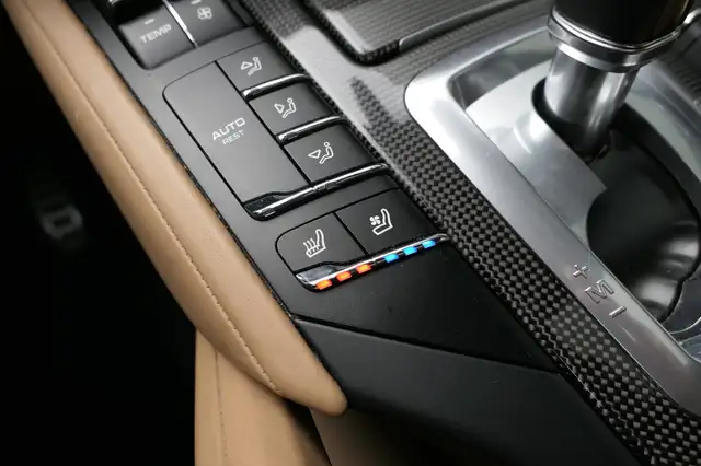 Porsche Cayenne view 13