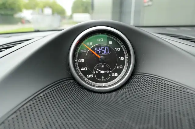 Porsche Cayenne view 14