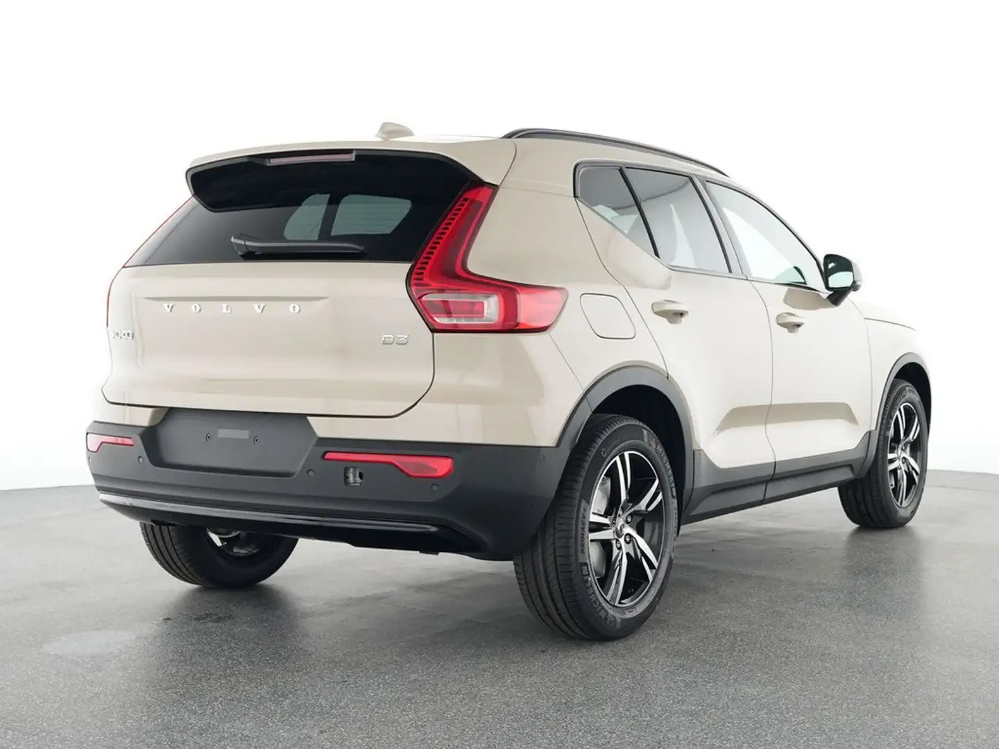 Volvo XC40 2.0 Plus Dark 2WD FACEL. LED H/K 360° Beige - 2
