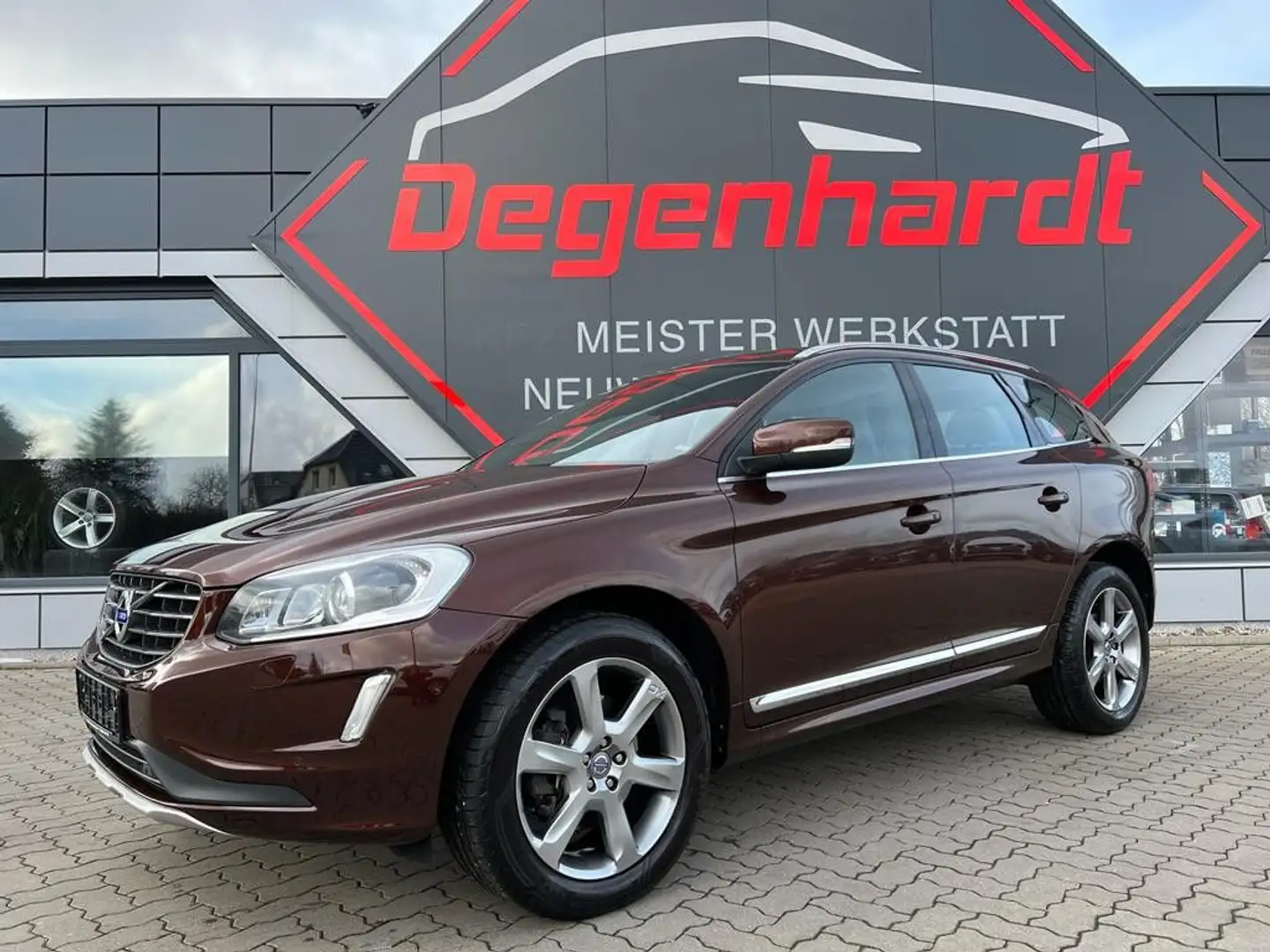 Volvo XC60 XC60 Summum Nav Leder Kamera Pano AHK Braun - 1