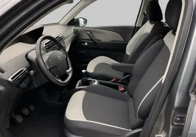 Citroen C4 Picasso view 6