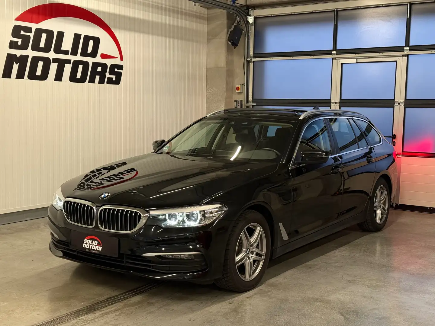 BMW 520 520d Touring Aut./Pano/Digital/LED/Verkehrszeichen Schwarz - 1