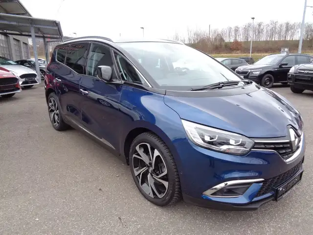 Renault Scenic view 3
